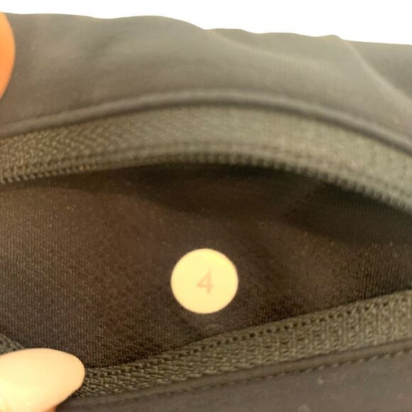 𝅺LULULEMON Speed Shorts-Tofino Lace Palm - Picture 10 of 10